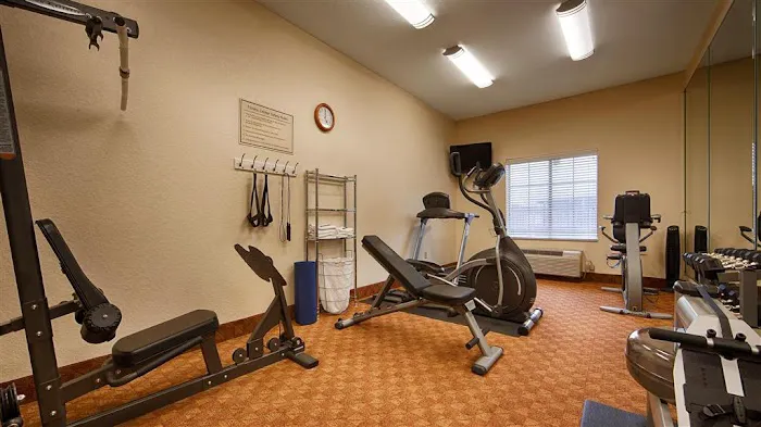 Best Western Plus San Antonio East Inn & Suites 5