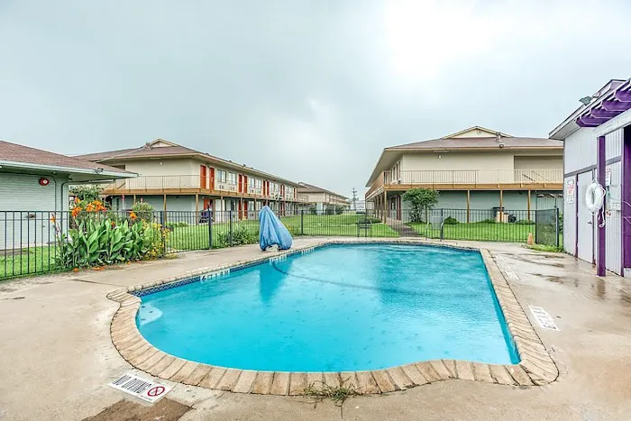 Studio Suites 5