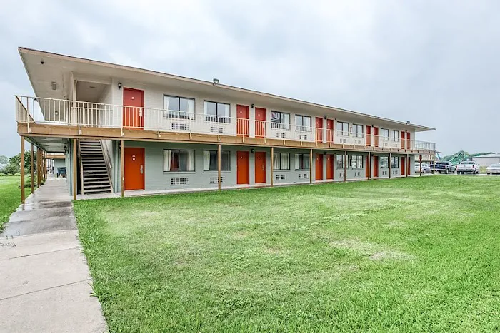 Studio Suites 5