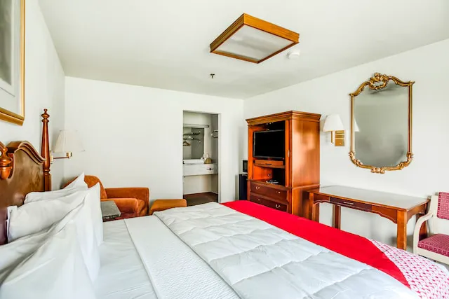 OYO Hotel San Antonio East 5