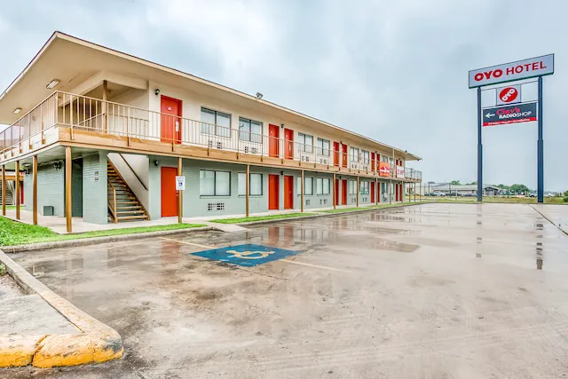 OYO Hotel San Antonio East 5