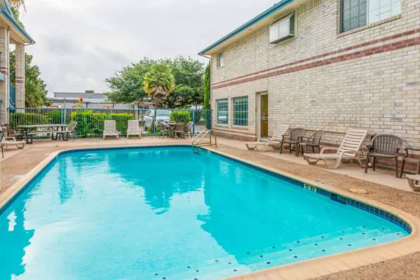 Days Inn by Wyndham San Antonio Southeast/Frost Bank Center 5