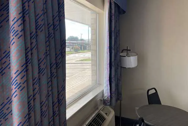 Days Inn by Wyndham San Antonio Southeast/Frost Bank Center 5