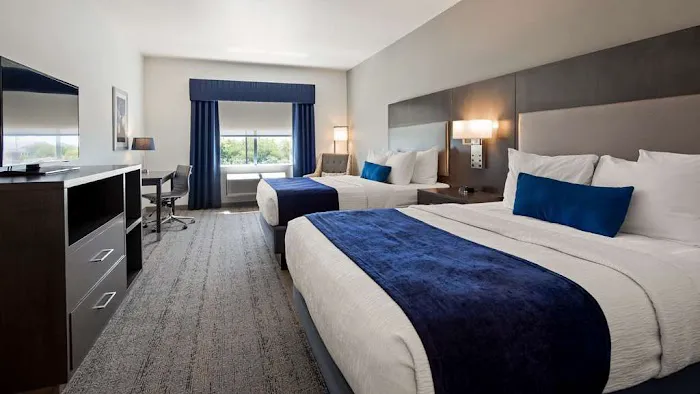 Best Western Plus Roland Inn & Suites 5