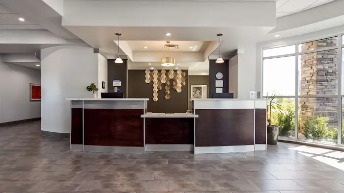 Best Western Plus Roland Inn & Suites 5