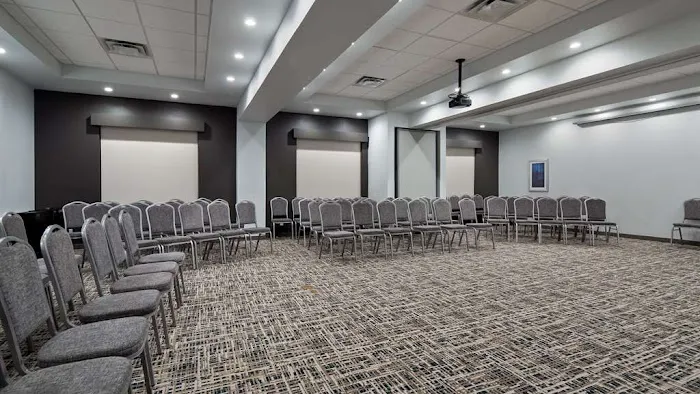 Best Western Plus Roland Inn & Suites 5