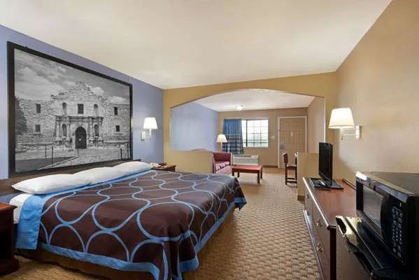 Super 8 by Wyndham San Antonio/Riverwalk Area 5