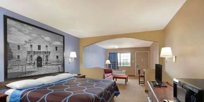 Super 8 by Wyndham San Antonio/Riverwalk Area