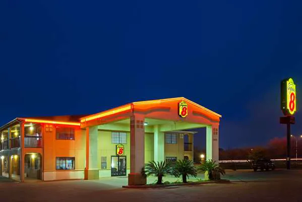 Super 8 by Wyndham San Antonio/Riverwalk Area 5