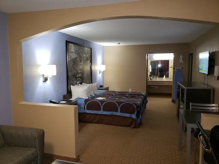 Super 8 by Wyndham San Antonio/Riverwalk Area 5