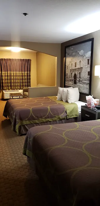 Super 8 by Wyndham San Antonio/Riverwalk Area 5