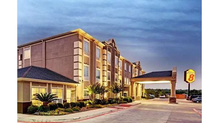 Super 8 by Wyndham San Antonio/Alamodome Area 5