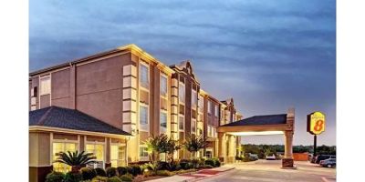 Super 8 by Wyndham San Antonio/Alamodome Area