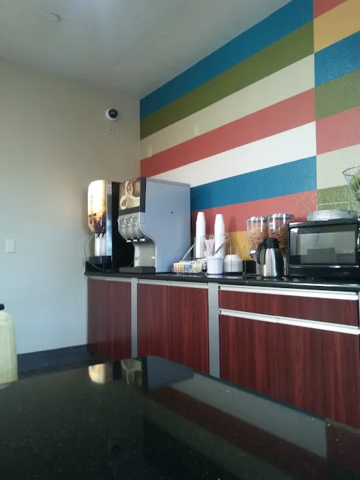 Super 8 by Wyndham San Antonio/Alamodome Area 5
