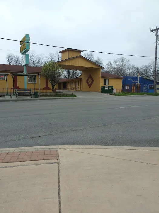 Relax Inn Motel 5