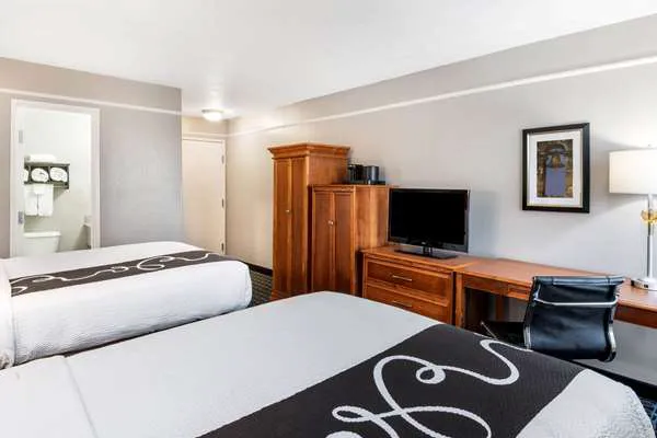 La Quinta Inn by Wyndham San Antonio Brooks City Base 5