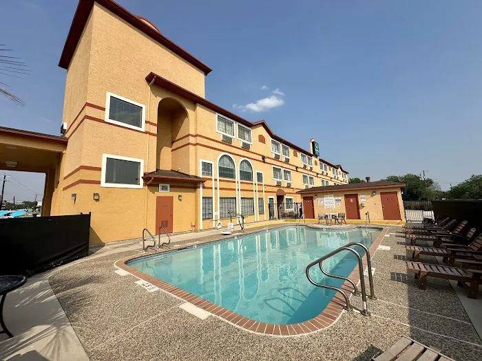 Quality Suites 5