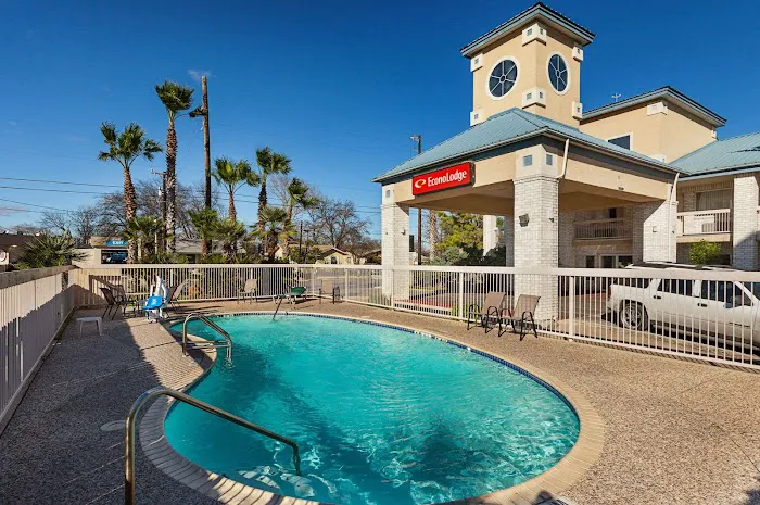 Econo Lodge Downtown South 5
