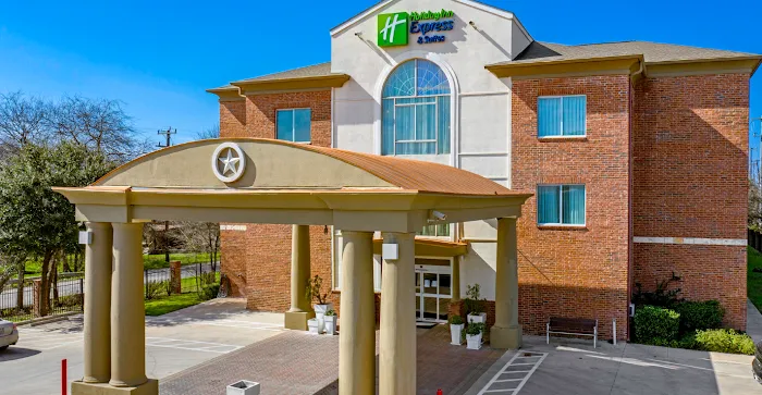Holiday Inn Express & Suites San Antonio South 410, an IHG Hotel 5