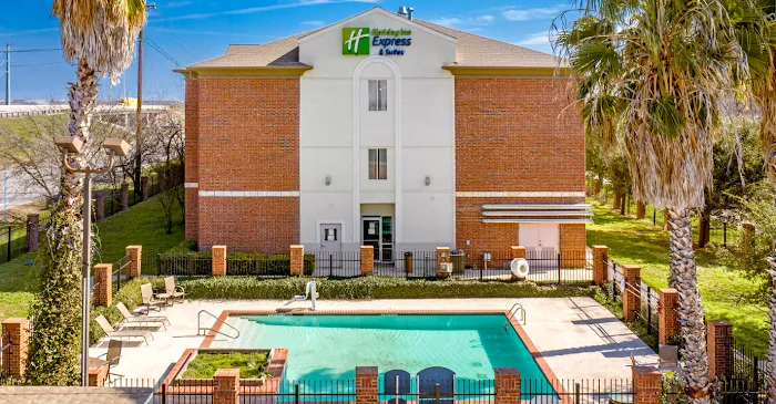 Holiday Inn Express & Suites San Antonio South 410, an IHG Hotel 5