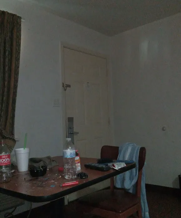 Nogalitos Motel 5