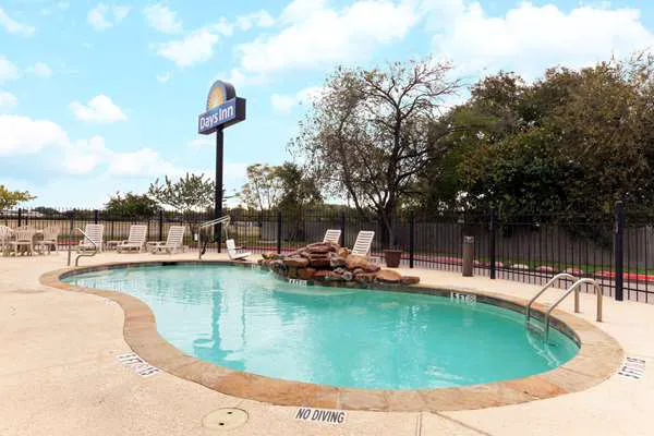 Days Inn by Wyndham San Antonio at Palo Alto 5