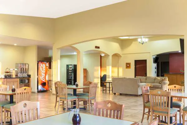 Days Inn by Wyndham San Antonio at Palo Alto 5