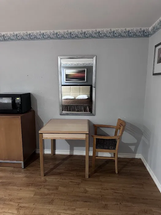 Mustang Inn & Suites 5
