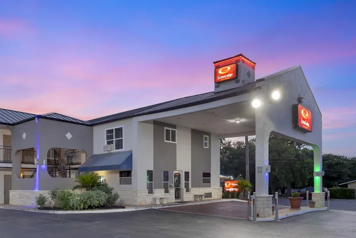 Econo Lodge Inn & Suites Near Lackland AFB 5