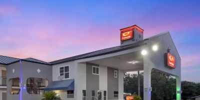 Econo Lodge Inn & Suites Near Lackland AFB