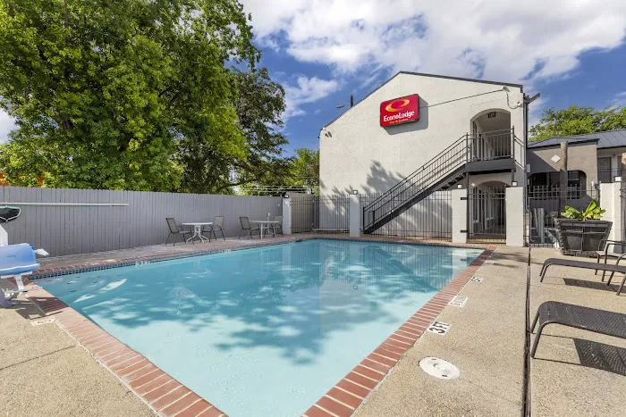 Econo Lodge Inn & Suites Near Lackland AFB 5