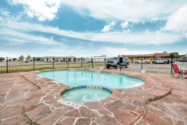 OYO Hotel San Antonio Lackland Air Force Base West 5