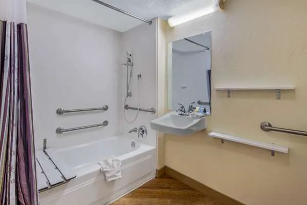 La Quinta Inn by Wyndham San Antonio Lackland 5