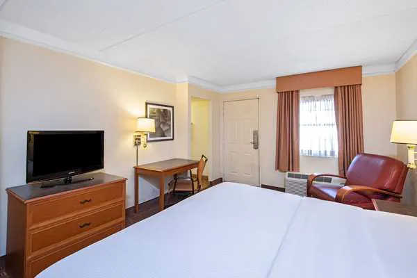La Quinta Inn by Wyndham San Antonio Lackland 5