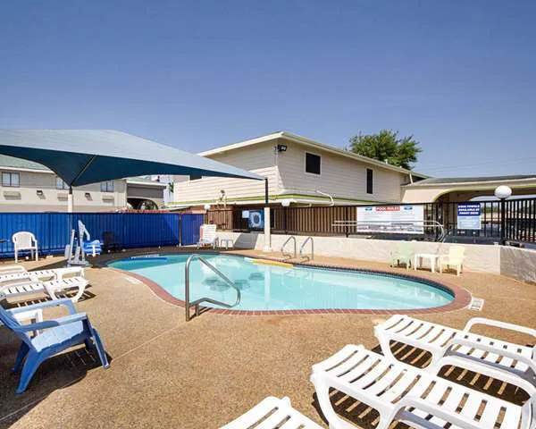 Rodeway Inn San Antonio Lackland AFB - SeaWorld 5