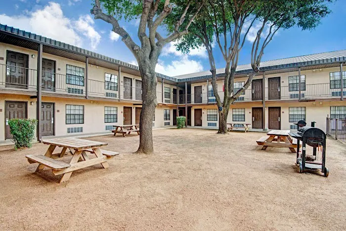 Days Inn by Wyndham San Antonio/Near Lackland AFB 5