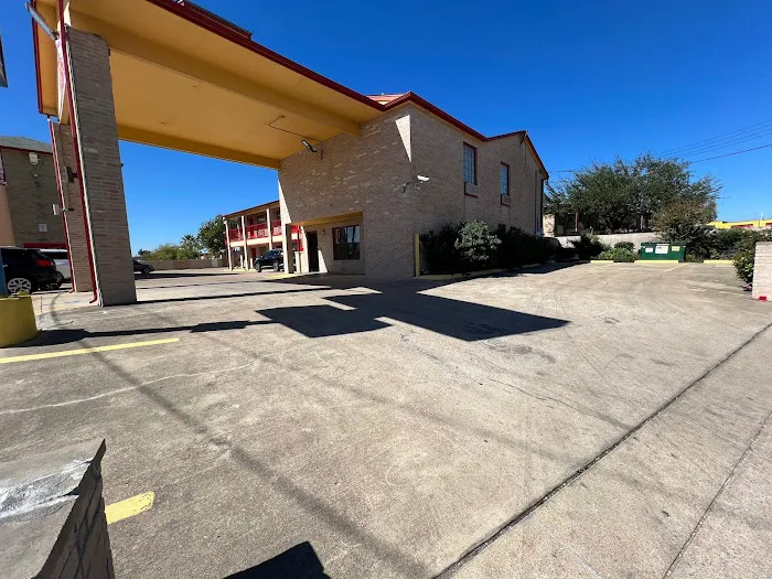 Executive Inn & Suites Near Lackland AFB 5