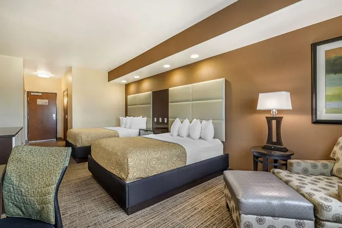 Best Western Plus Lackland Hotel & Suites 5