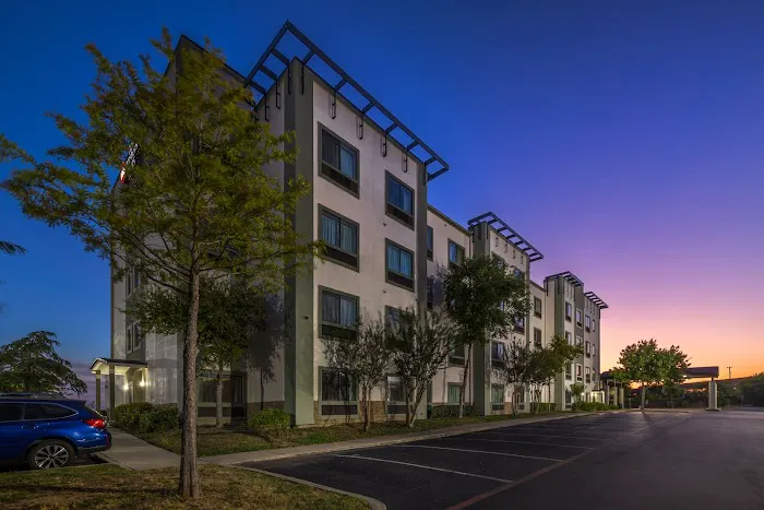 Best Western Plus Lackland Hotel & Suites 5