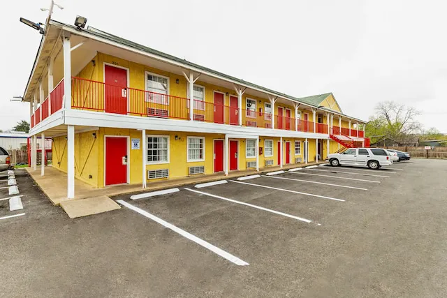 OYO Hotel San Antonio Lackland near Seaworld 5