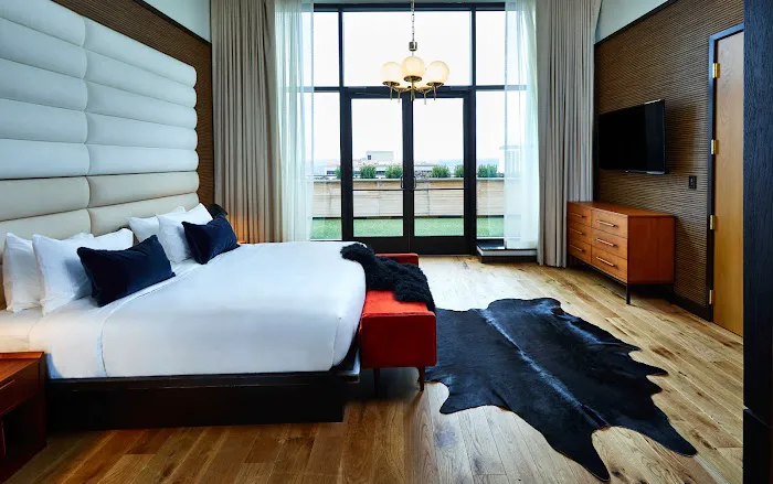Fairlane Hotel Nashville, by Oliver 5