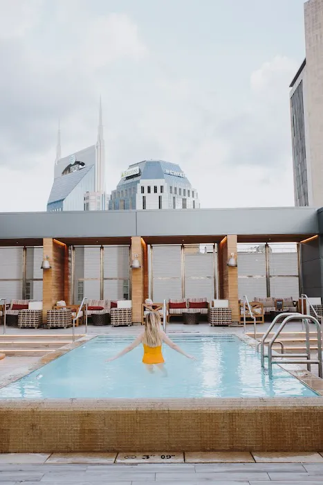 Bobby Hotel 5