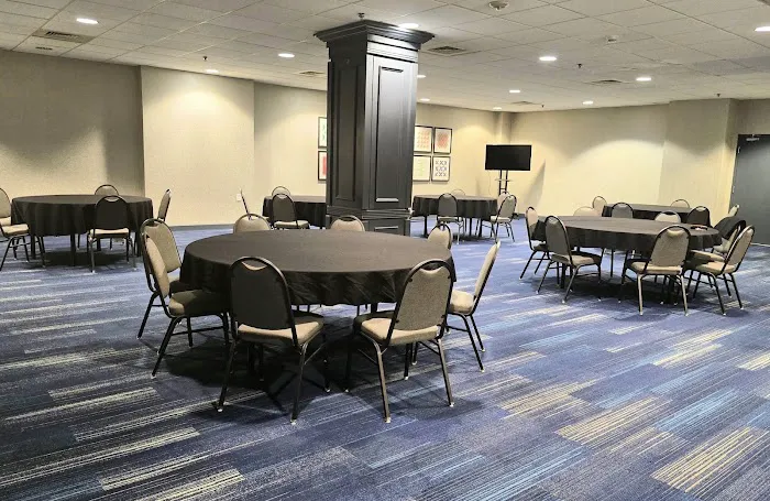 Holiday Inn Express Nashville Downtown - Broadway by IHG 5