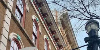 La Hayes Hotel