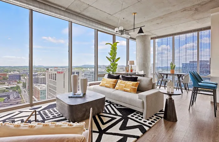 Placemakr Premier SoBro 5