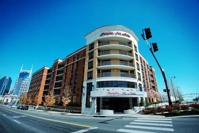 Hampton Inn & Suites Nashville-Downtown 5
