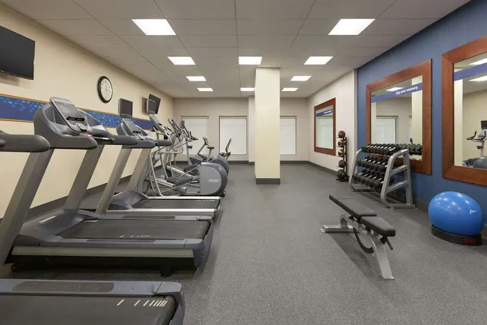 Hampton Inn & Suites Nashville-Downtown 5