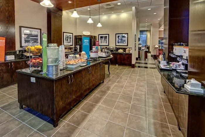 Hampton Inn & Suites Nashville-Downtown 5