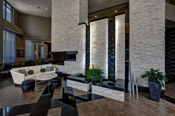 Hampton Inn & Suites Nashville-Downtown 5