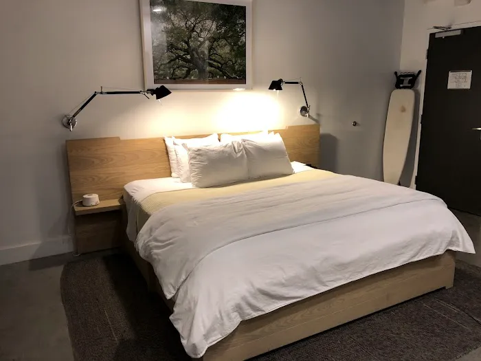The 404 Hotel 5